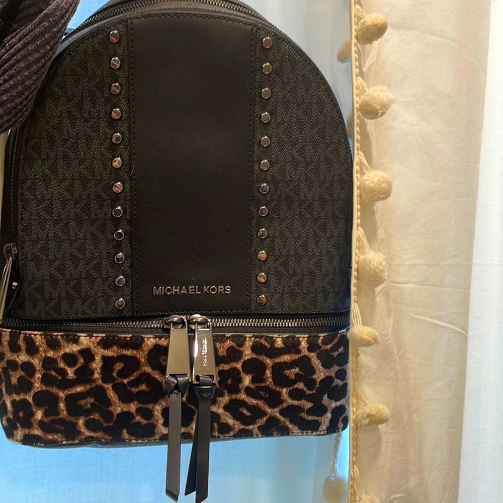 BRAND NEW Michael Kors Backpack and Matching Wallet Set
